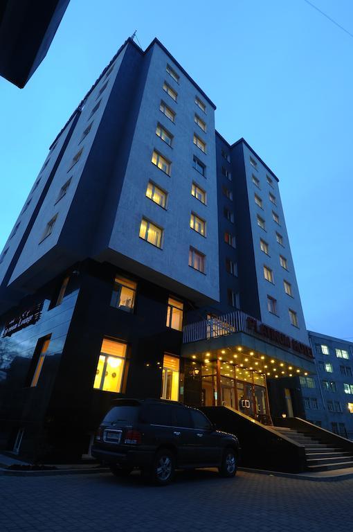 Platinum Hotel อูลานบาตอร์ ภายนอก รูปภาพ